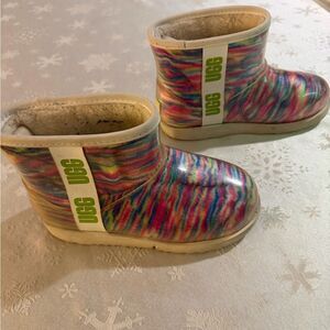 UGG Boots Clear Rainbow Mini Pixelate Waterproof not fully lined Big Girls Sz 3